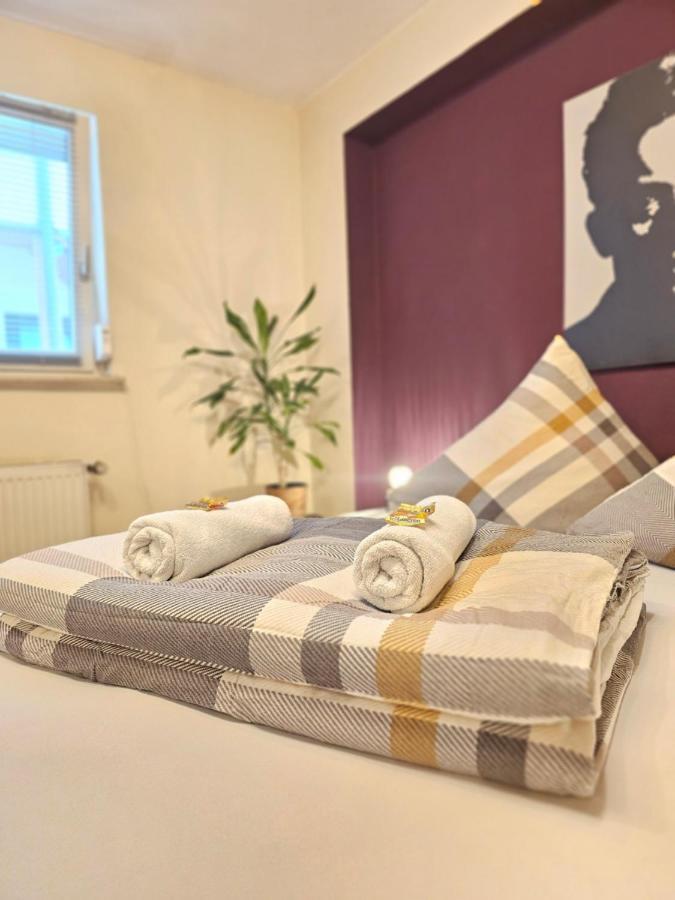 Doppelzimmer 1 I Geteiltes Bad & Kueche I Mit Dem Zug Nur 4 Min Bis Zum Hauptbahnhof ไฟรบวร์กอิมไบรส์เกา ภายนอก รูปภาพ