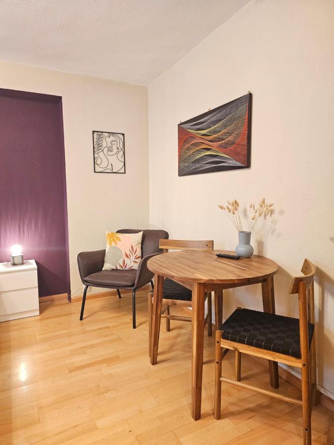 Doppelzimmer 1 I Geteiltes Bad & Kueche I Mit Dem Zug Nur 4 Min Bis Zum Hauptbahnhof ไฟรบวร์กอิมไบรส์เกา ภายนอก รูปภาพ
