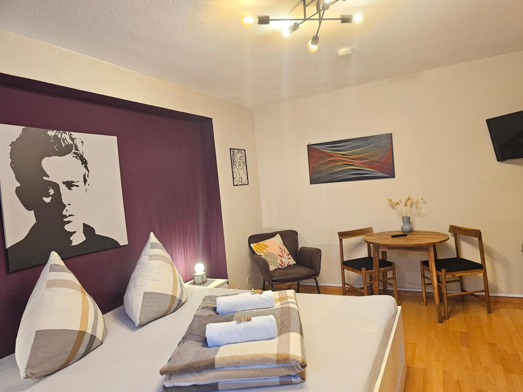 Doppelzimmer 1 I Geteiltes Bad & Kueche I Mit Dem Zug Nur 4 Min Bis Zum Hauptbahnhof ไฟรบวร์กอิมไบรส์เกา ภายนอก รูปภาพ